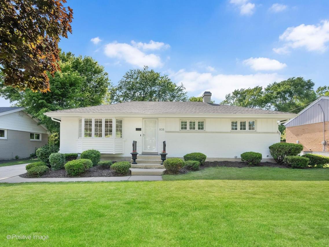 808 Delles Rd., Wheaton, IL 60189
