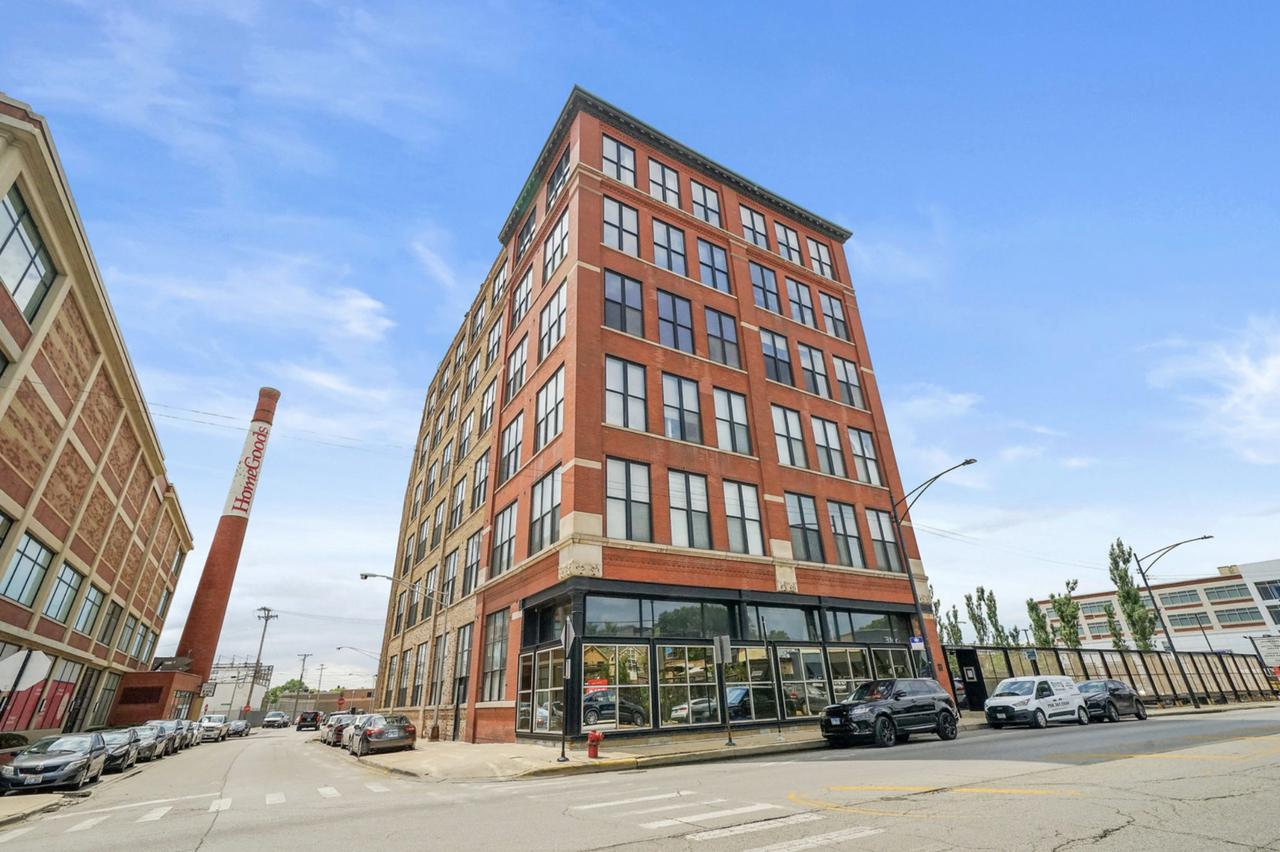 1872 N Clybourn Ave. #204, Chicago, IL 60614