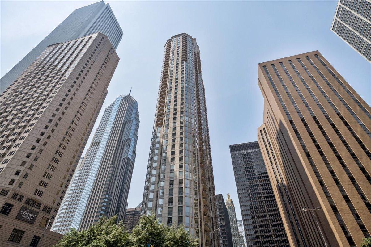 222 N Columbus Dr. #612, Chicago, IL 60601