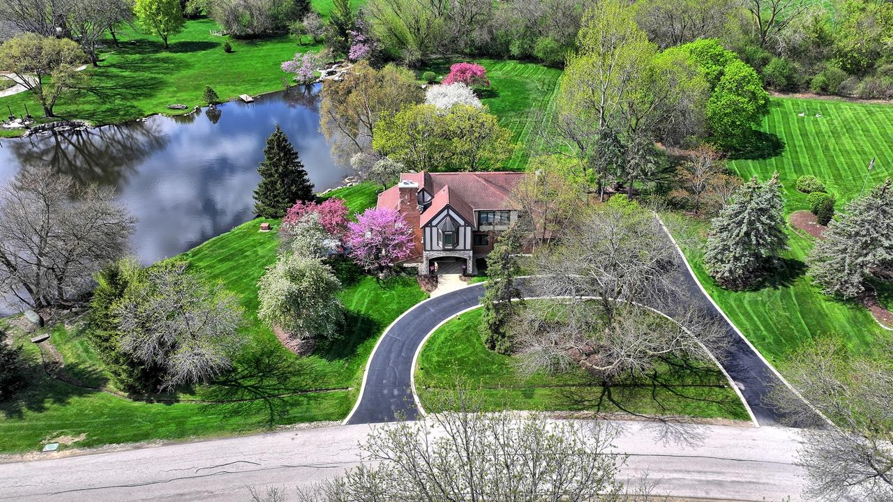 6 Willow Bay Dr., South Barrington, IL 60010