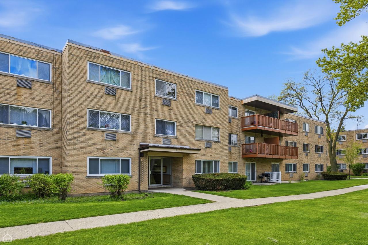 730 Dempster St. #HG11, Mount Prospect, IL 60056