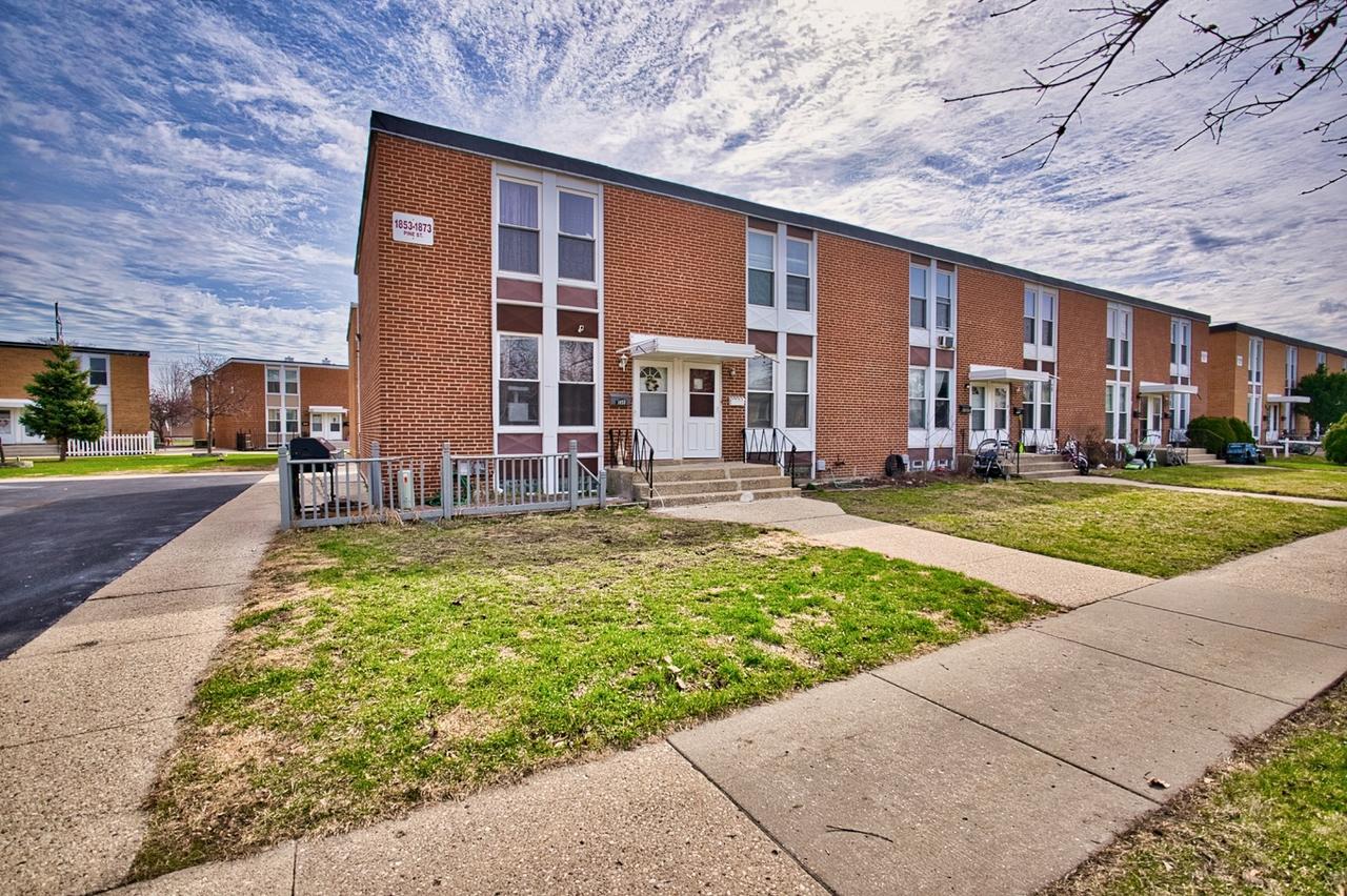 1857 Pine St., Des Plaines, IL 60018