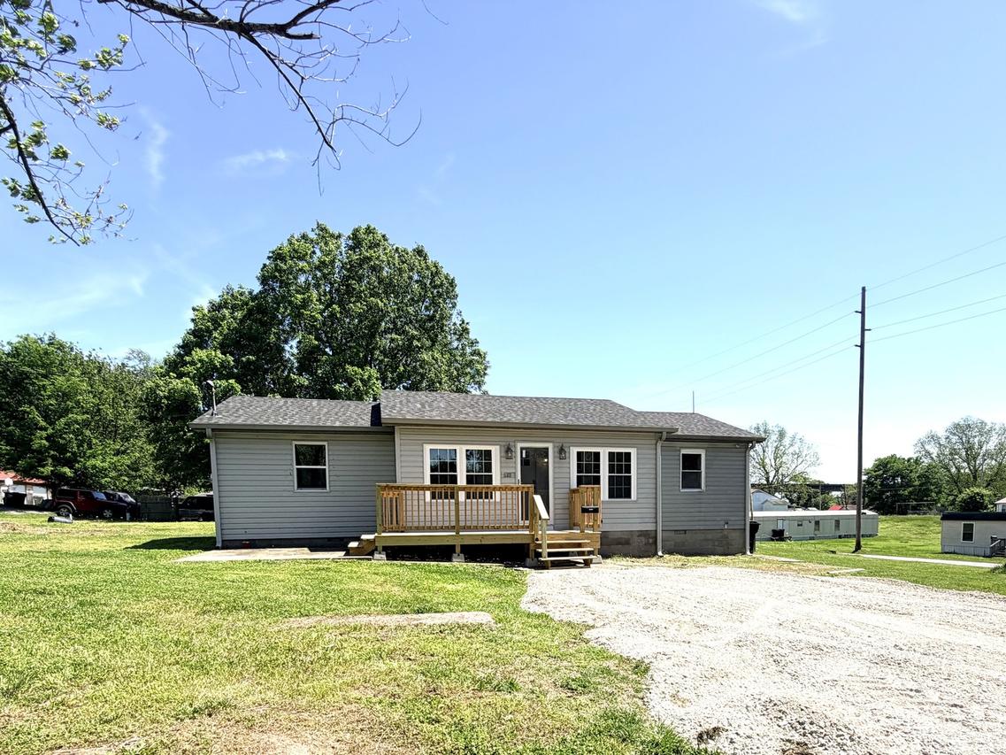 517 W 4th St., Metropolis, IL 62960