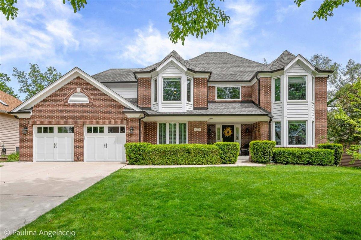 675 Oak St., Roselle, IL 60172