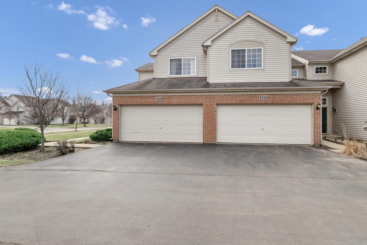 3355 Blue Ridge Dr., Carpentersville, IL 60110