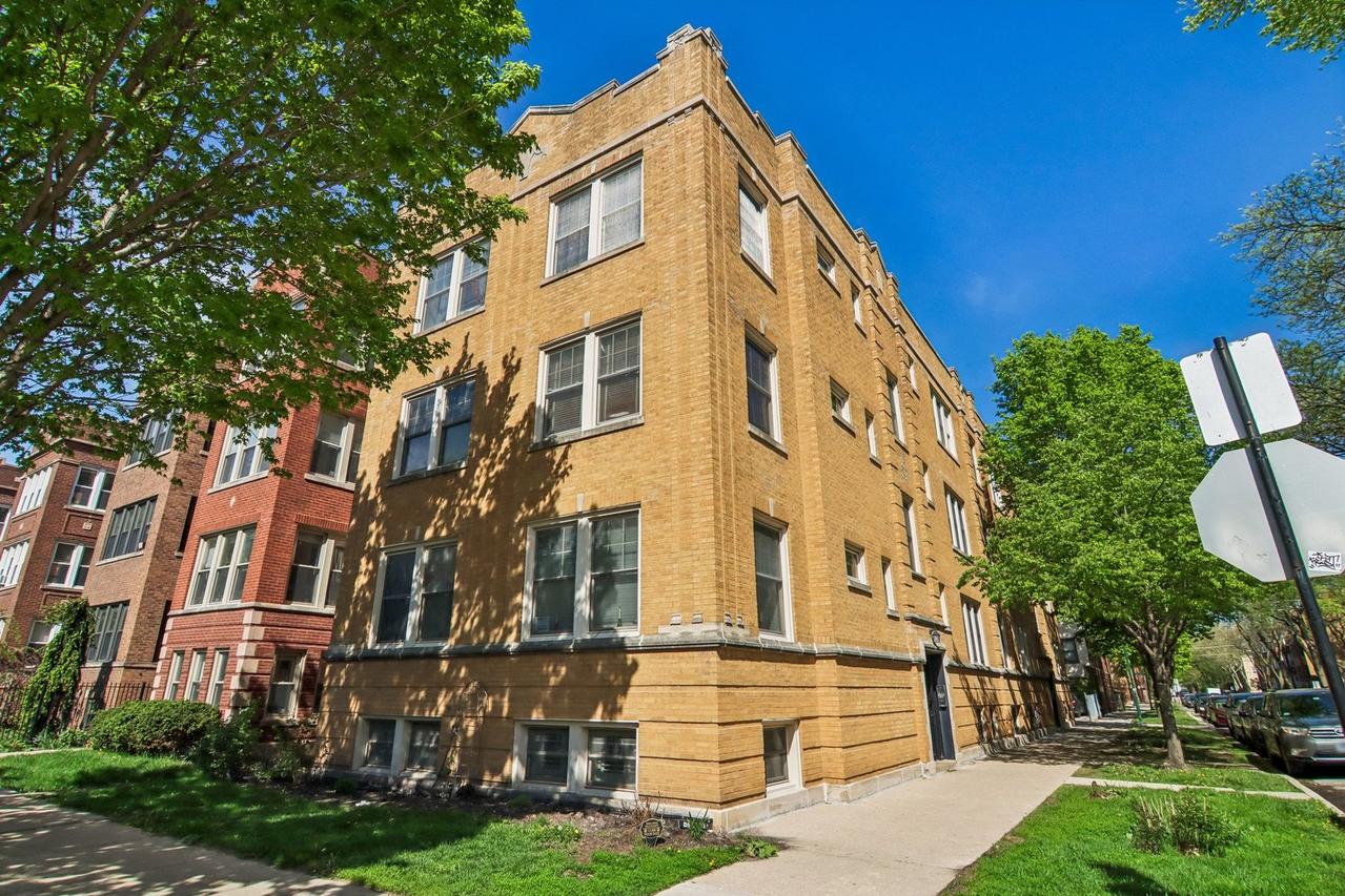 2656 W Gunnison St. #1, Chicago, IL 60625