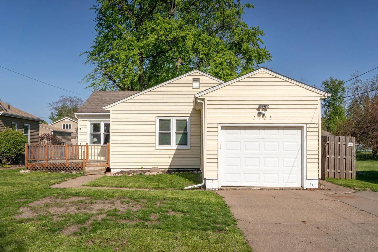 2123 32nd St., Rock Island, IL 61201