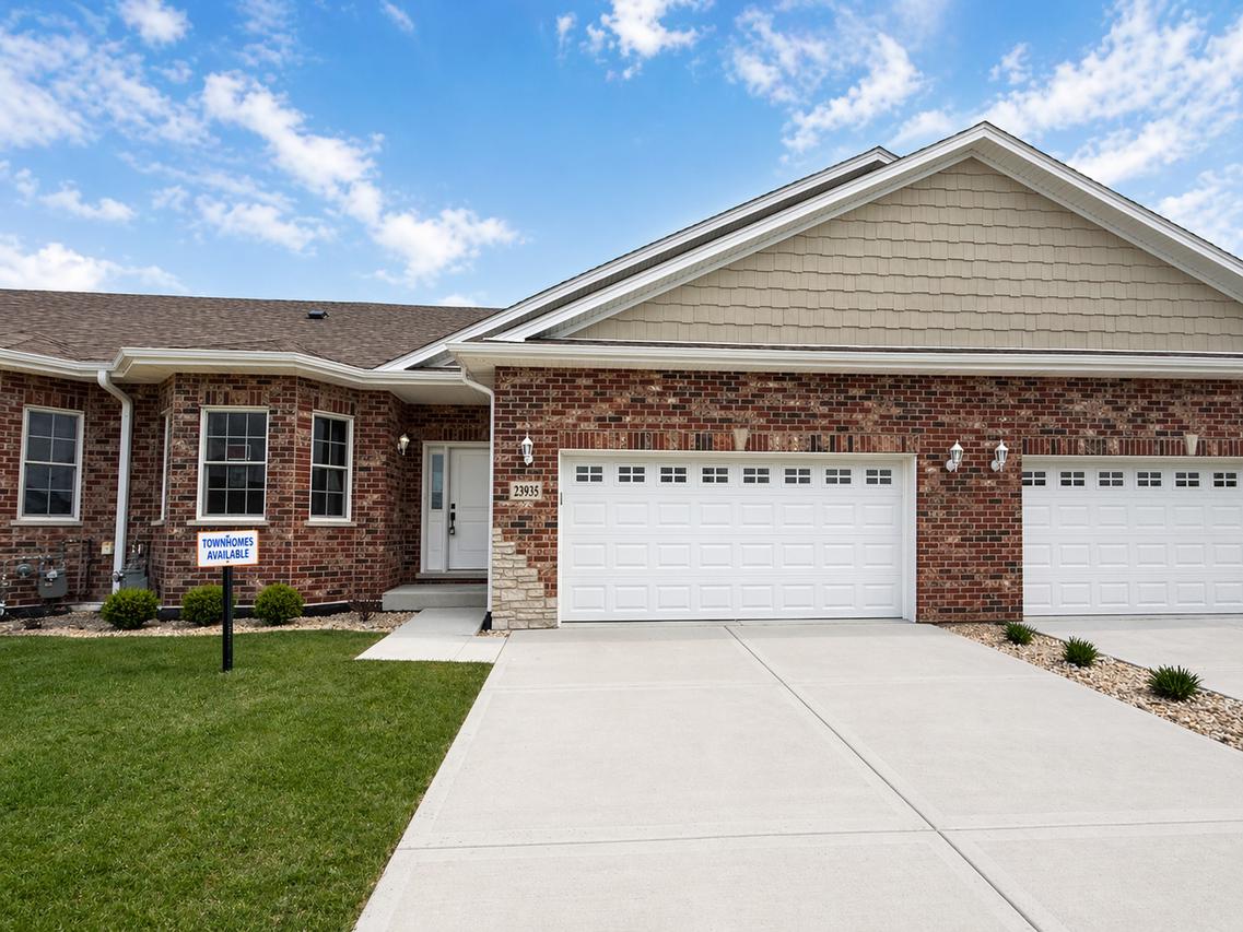 23935 Fugett Dr., Manhattan, IL 60442