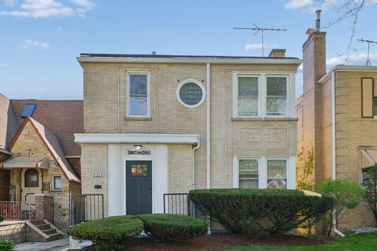 8329 S Vernon Ave., Chicago, IL 60619