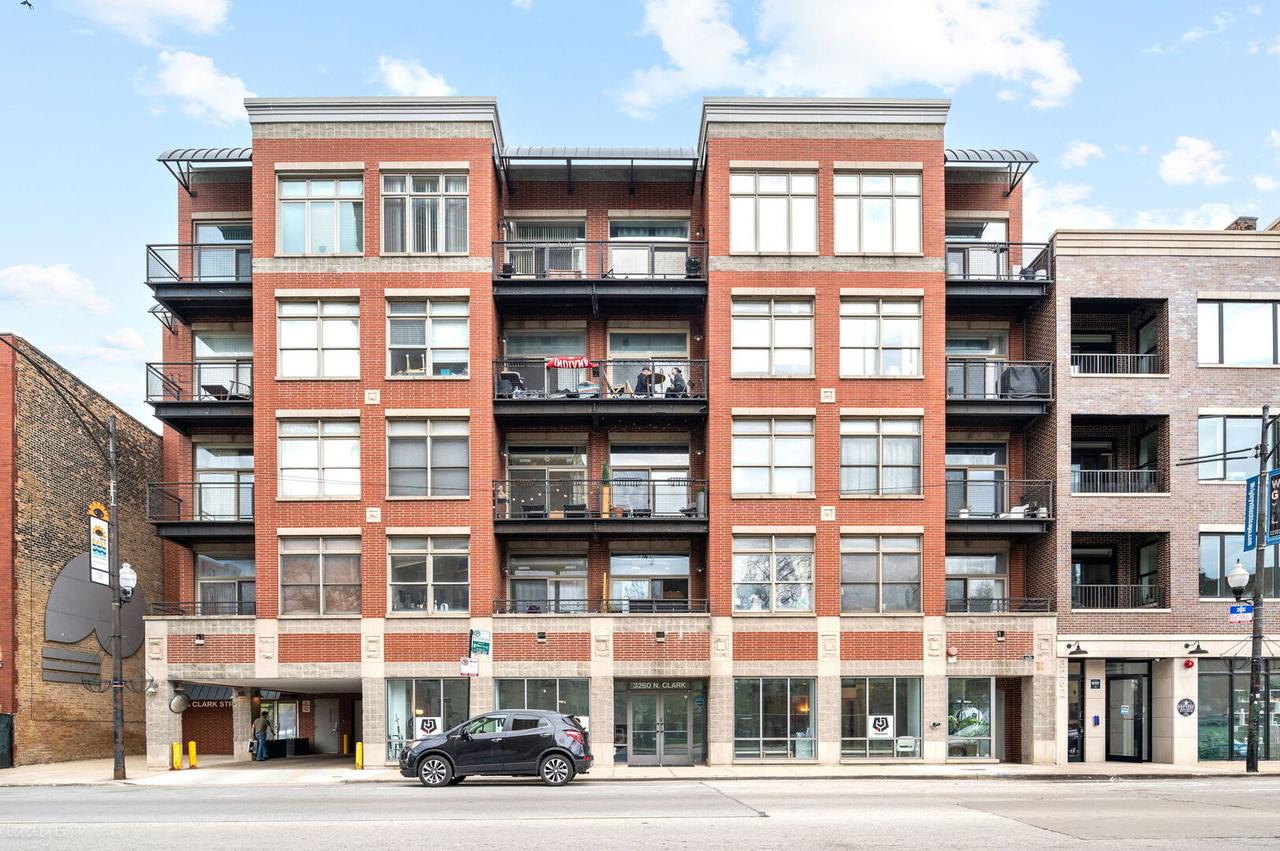 3260 N Clark St. #508, Chicago, IL 60657