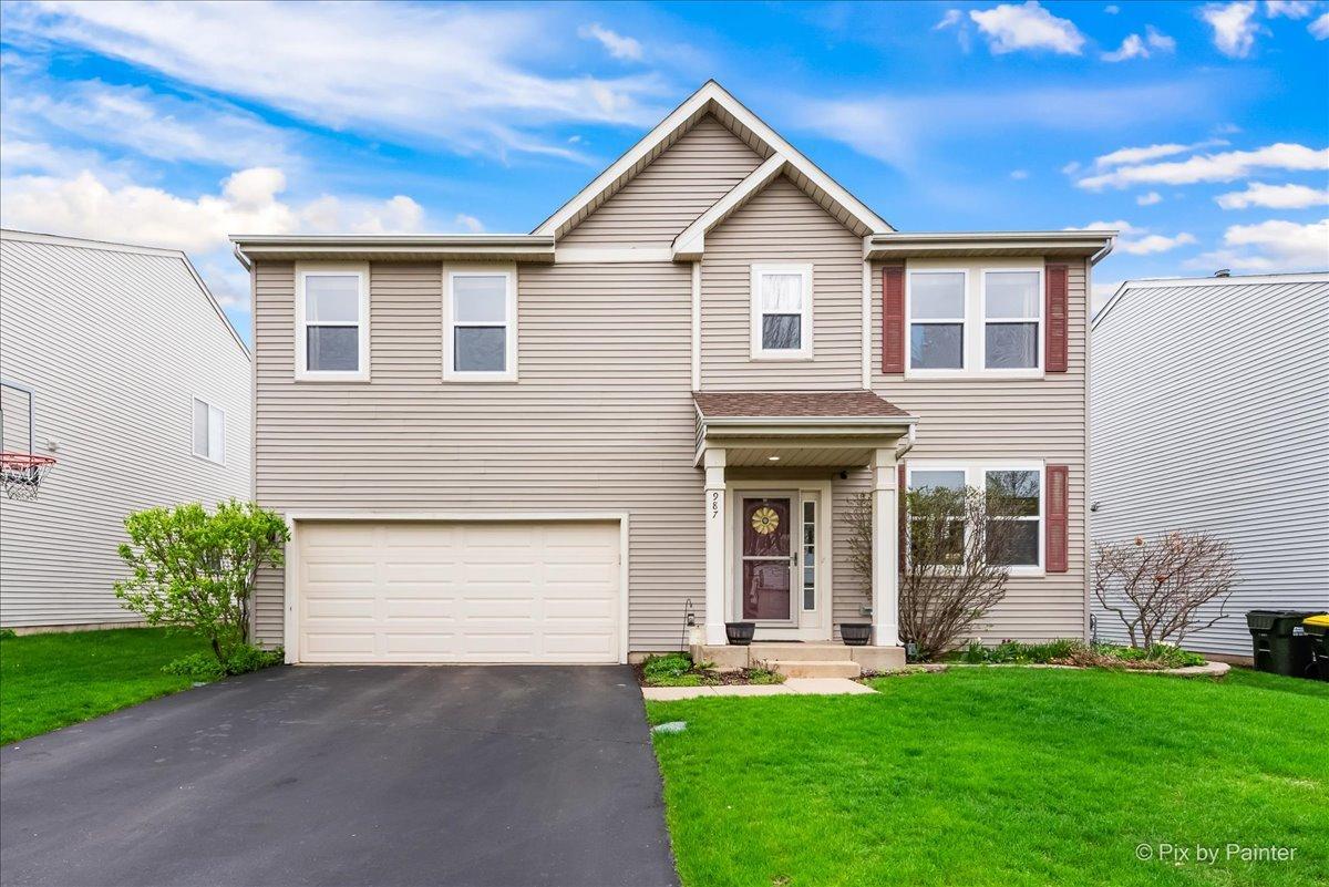987 Valley Stream Dr., Pingree Grove, IL 60140