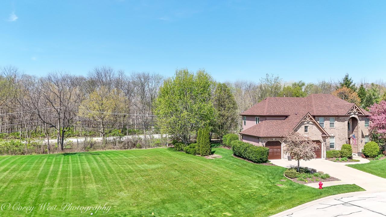 625 Sheffield Cir., Sugar Grove, IL 60554