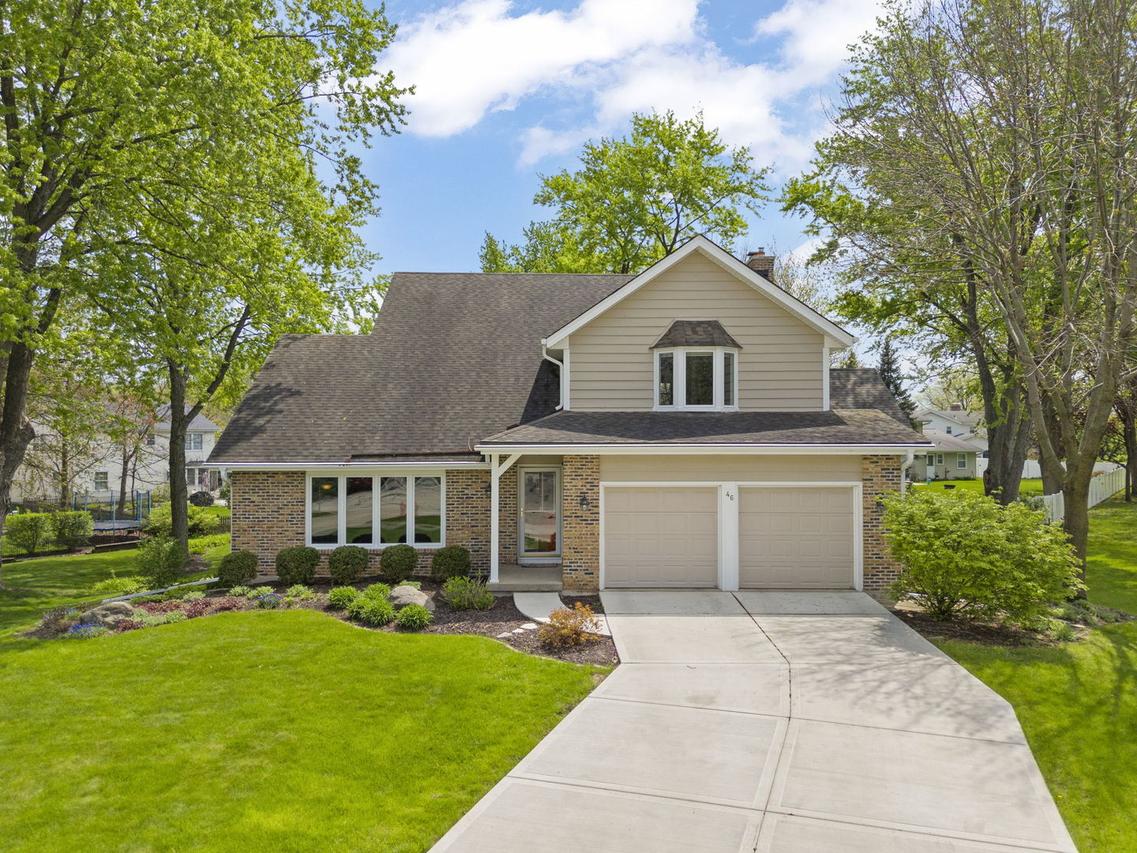 46 Sussex Ct., Naperville, IL 60540