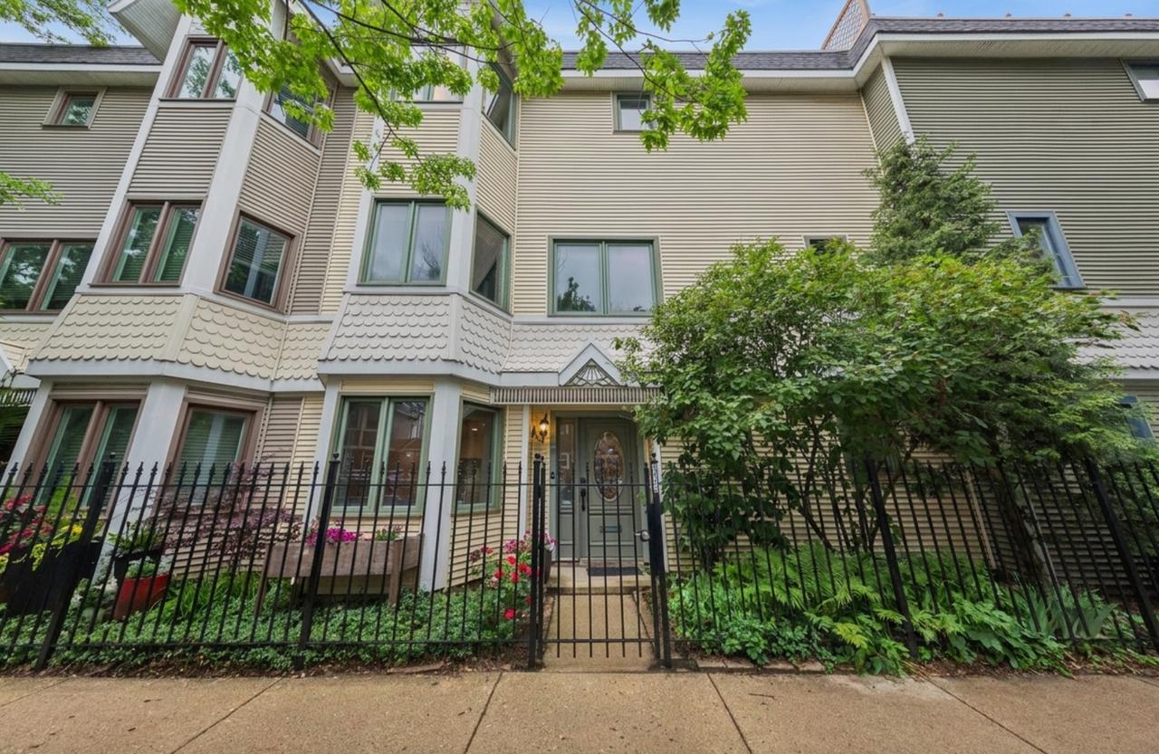 3312 N Racine Ave., Chicago, IL 60657