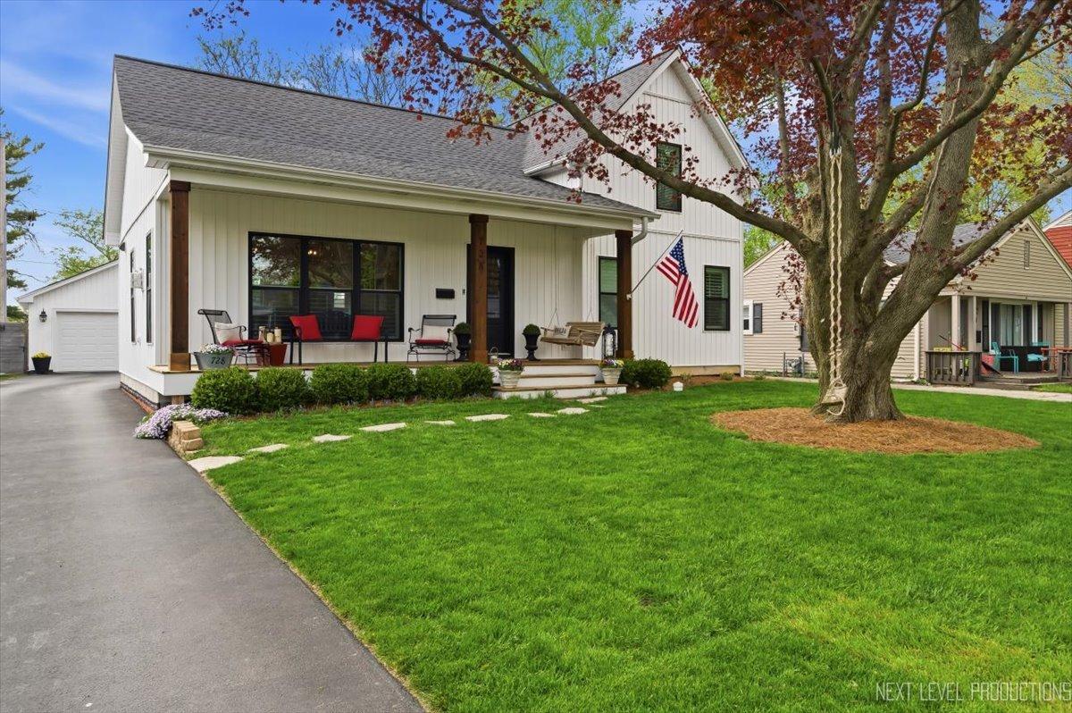 728 N Lincoln Ave., Geneva, IL 60134