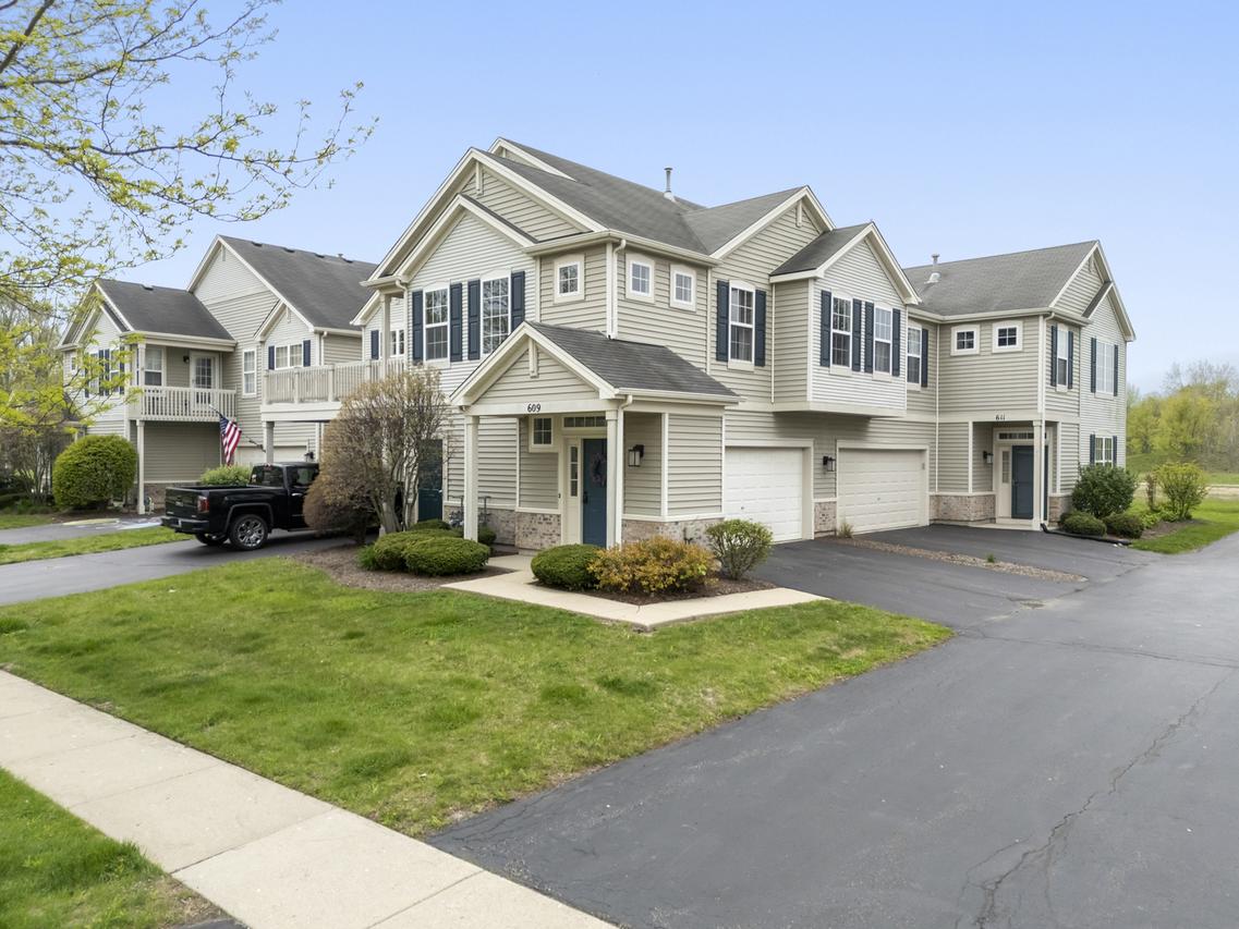 609 Arbor Cir., Lakemoor, IL 60051