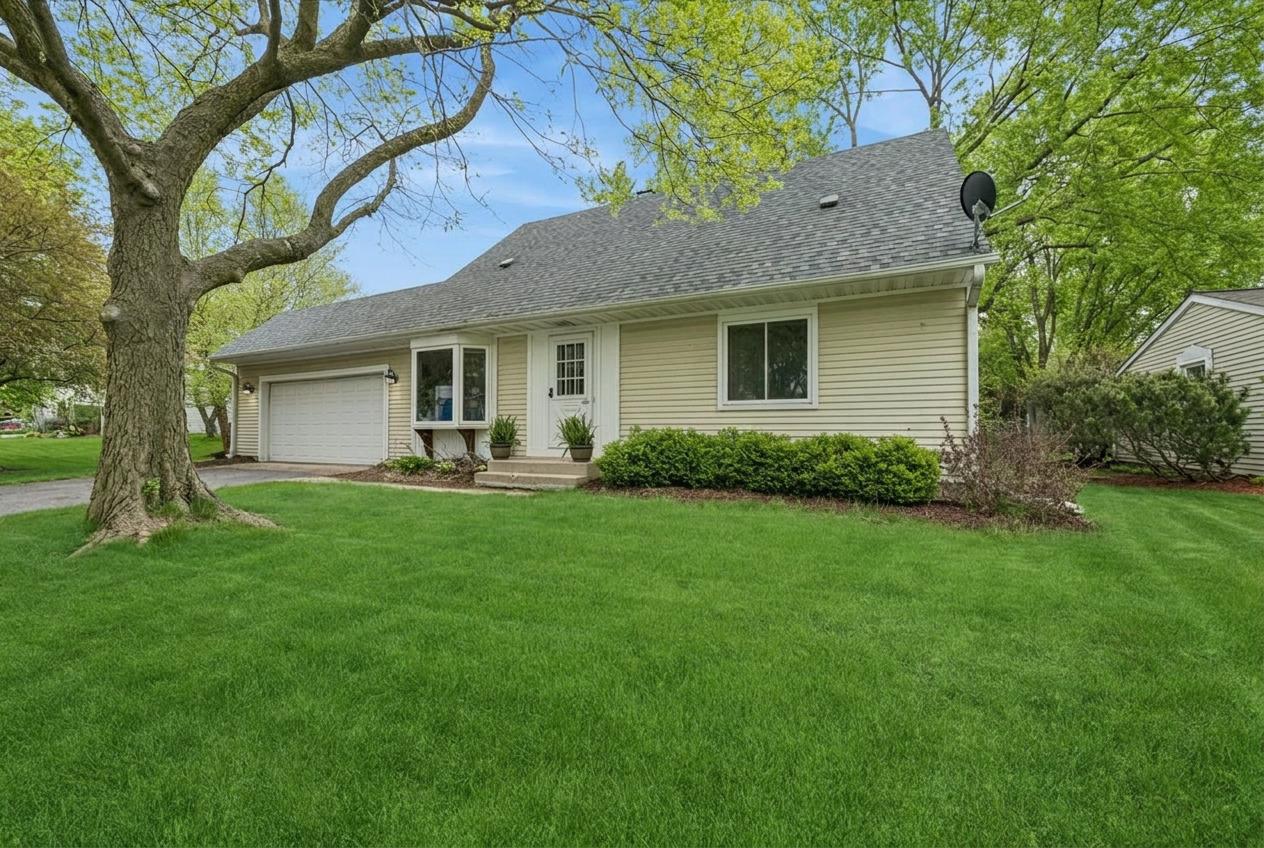 39 Boxwood Ln., Cary, IL 60013