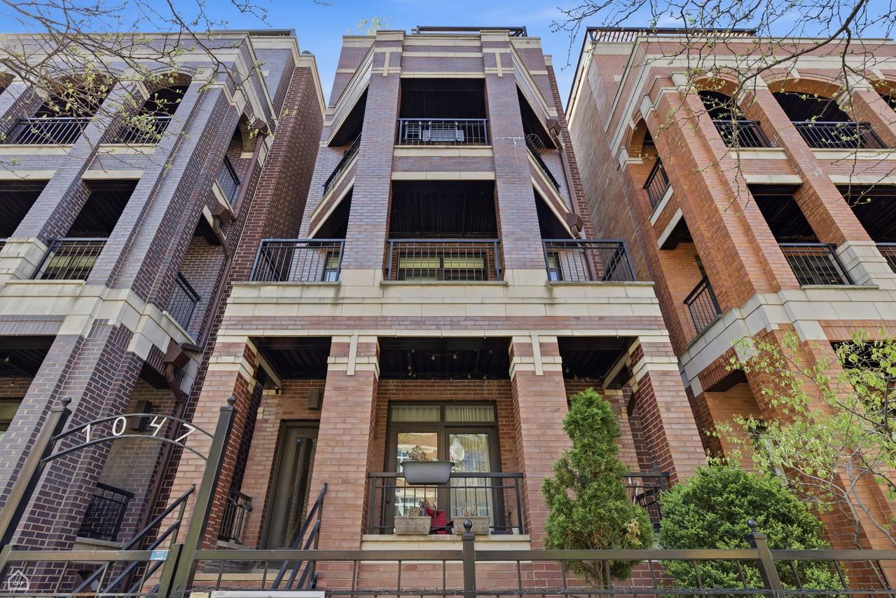 1047 W Monroe St. #3NTIF, Chicago, IL 60607