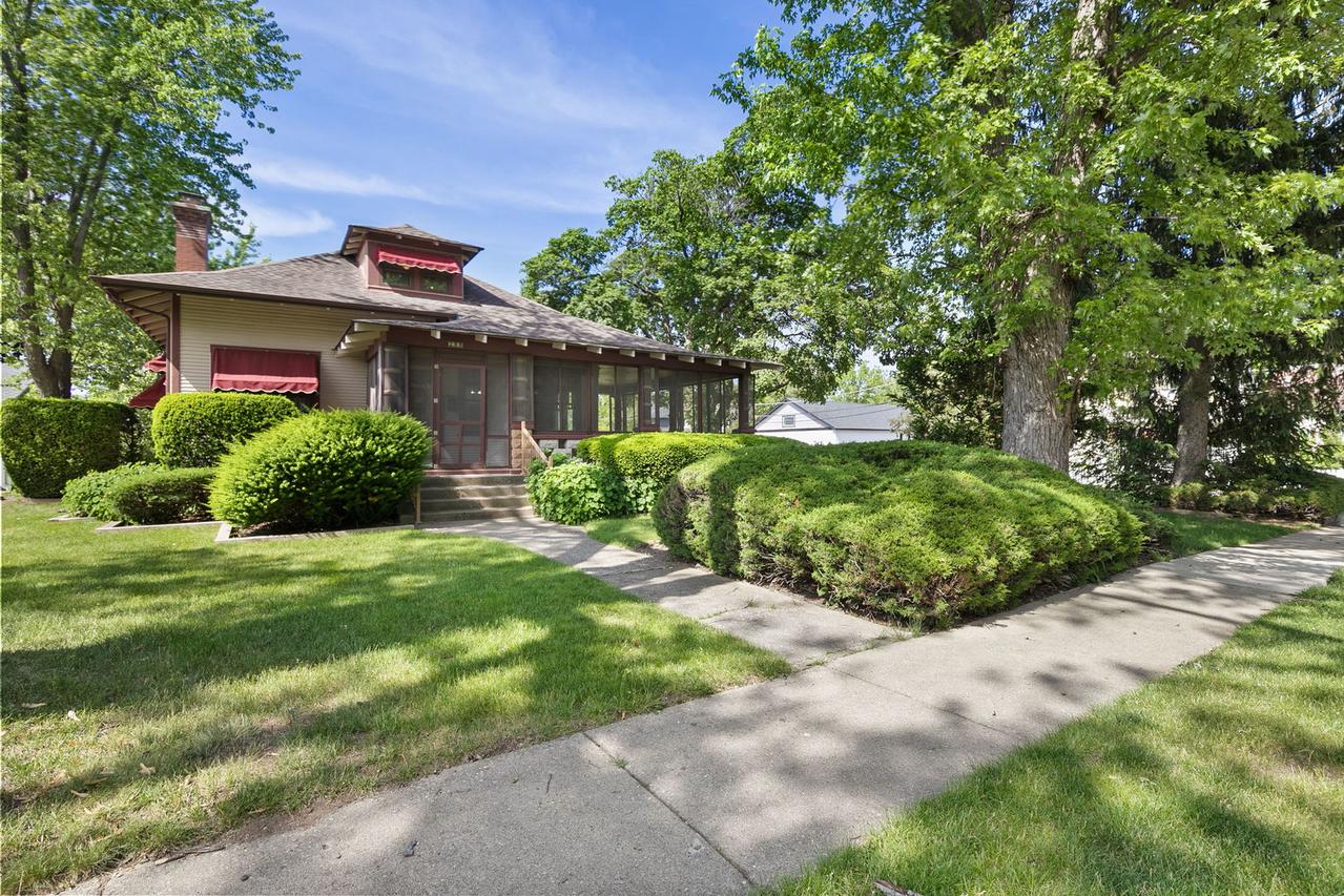 288 Park Ave., Grayslake, IL 60030