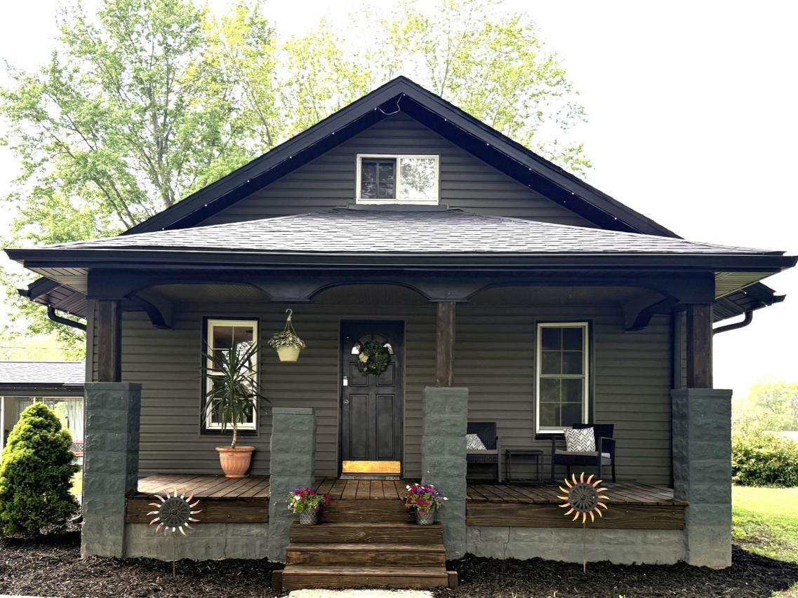 2305 N 1025 St., Ramsey, IL 62080