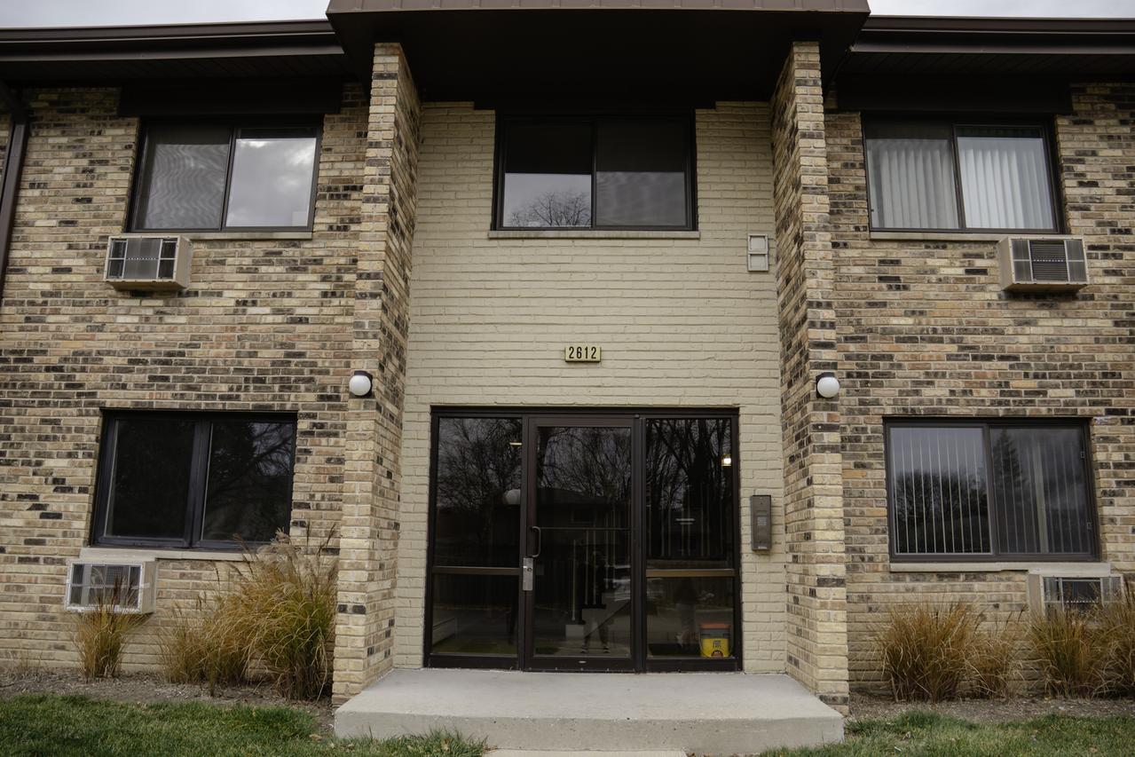 2612 N Windsor Dr. #201, Arlington Heights, IL 60004