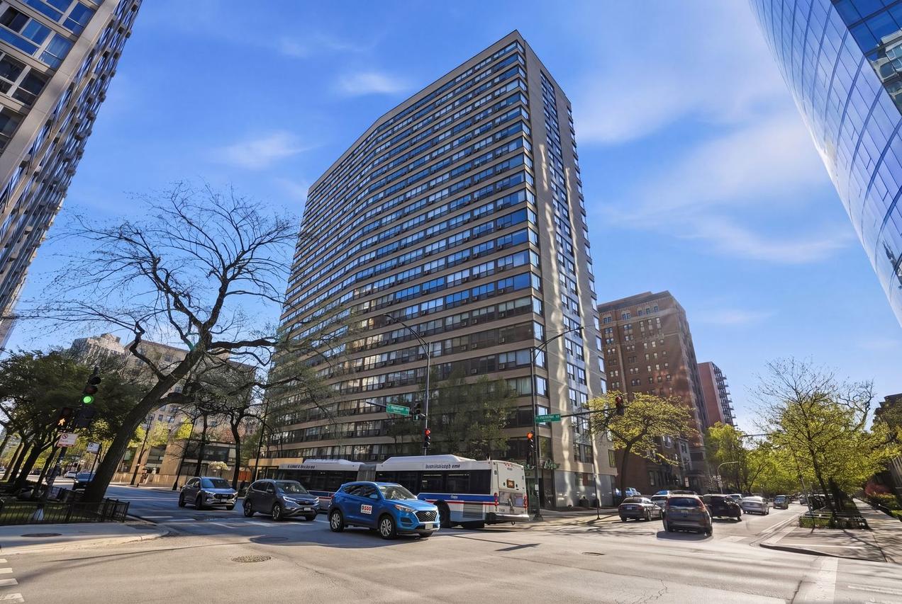 2930 N Sheridan Rd. #306, Chicago, IL 60657
