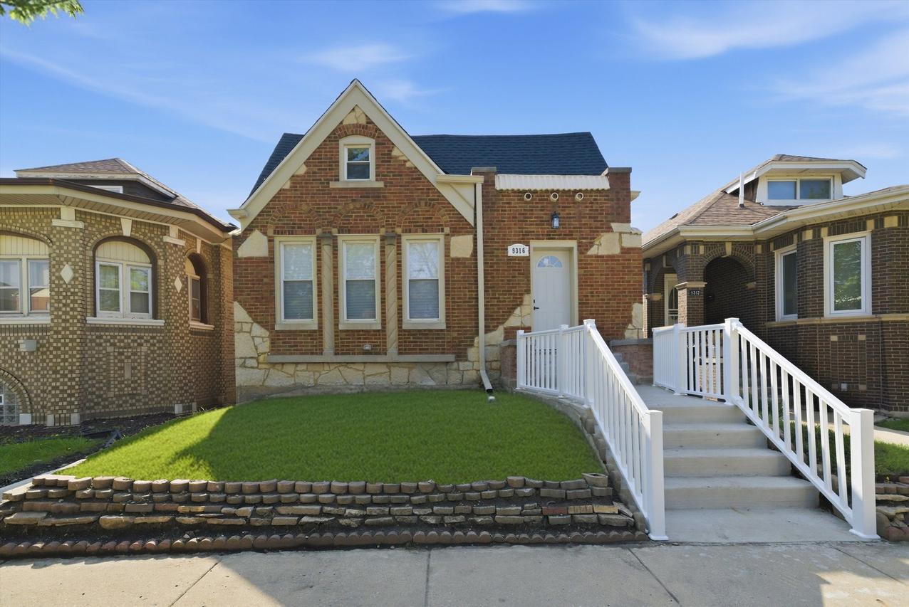 9316 S May St., Chicago, IL 60620