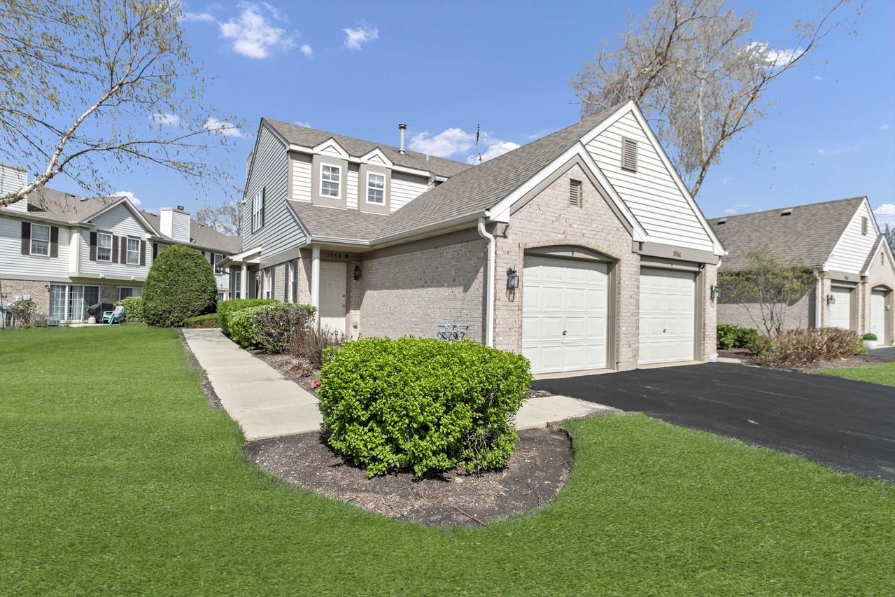 1960 Heron Ave. #B, Schaumburg, IL 60193