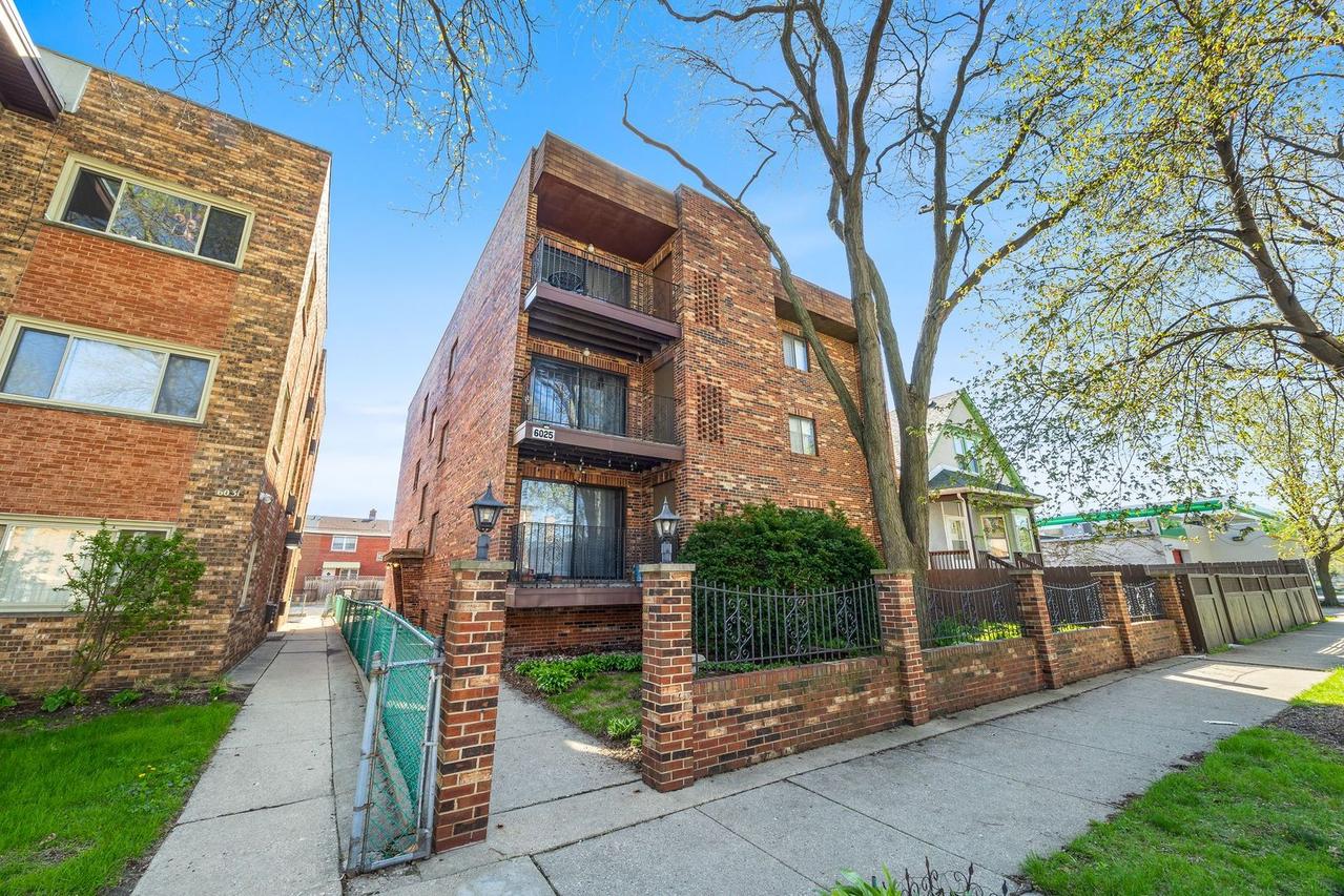 6025 N Wolcott Ave. #3R, Chicago, IL 60660