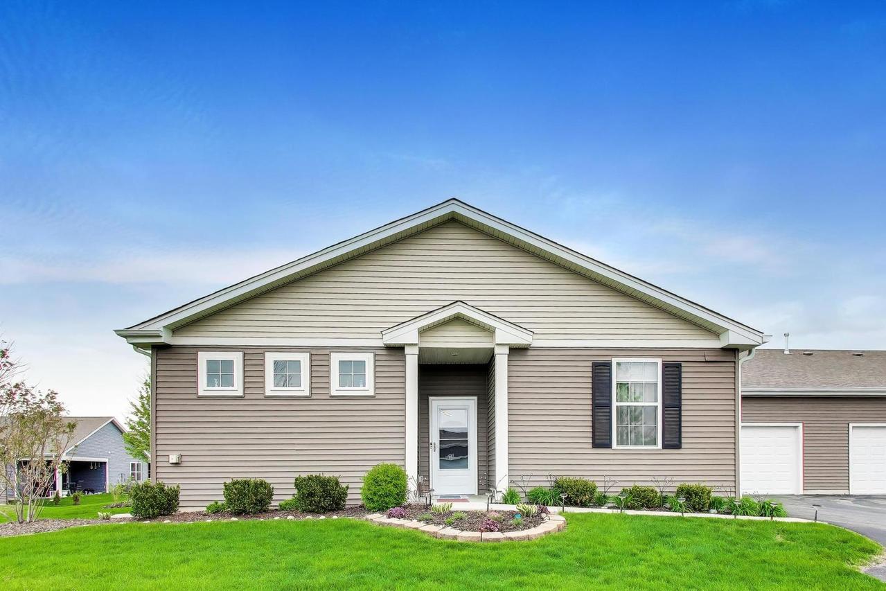 6328 Maple Glen Dr., Wonder Lake, IL 60097