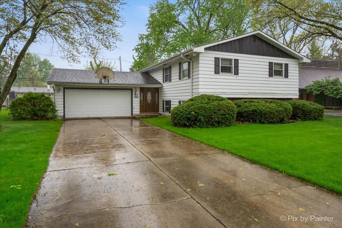 244 Arapahoe Tr., Carol Stream, IL 60188