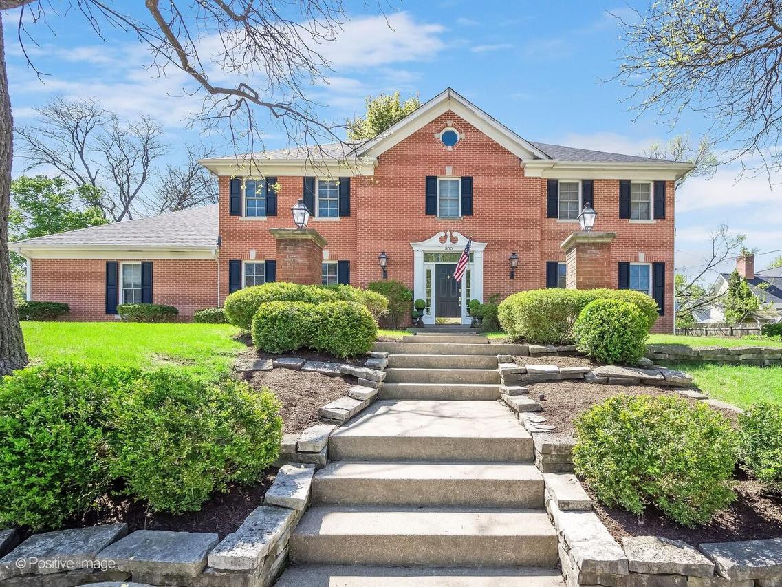 800 W 7th St., Hinsdale, IL 60521