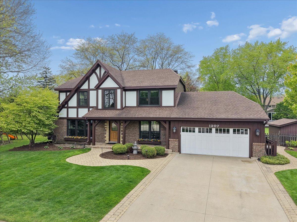 1207 Abbey Ct., Libertyville, IL 60048