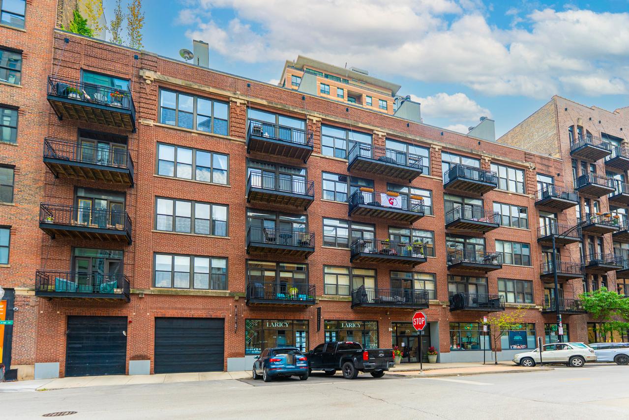 375 W Erie St. #206, Chicago, IL 60654
