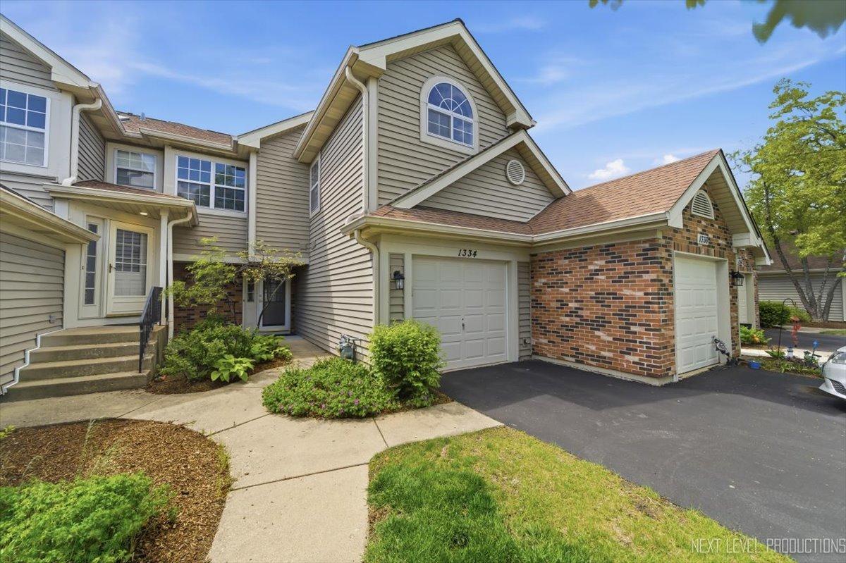1334 Coldspring Rd., Carol Stream, IL 60188