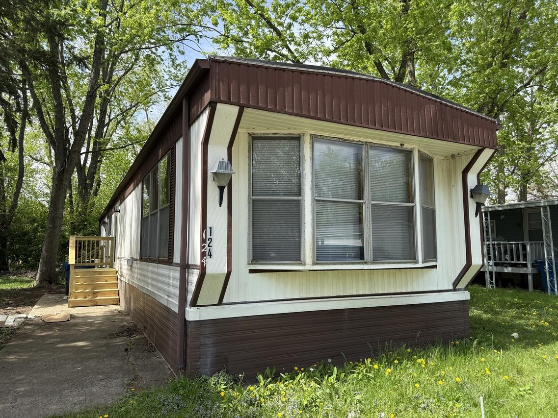 1712 S Dixie Hwy. #124, Crete, IL 60417