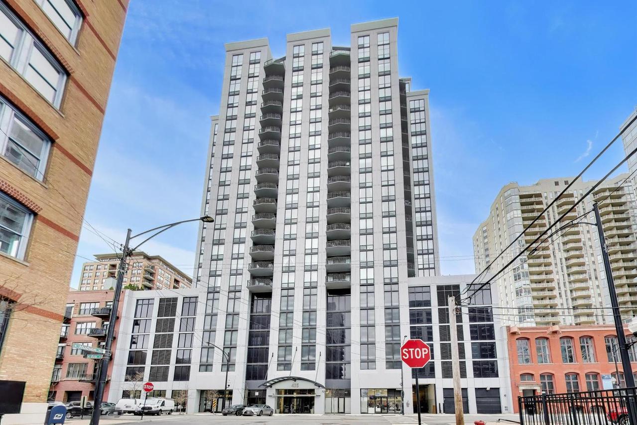 435 W Erie St. #701, Chicago, IL 60654