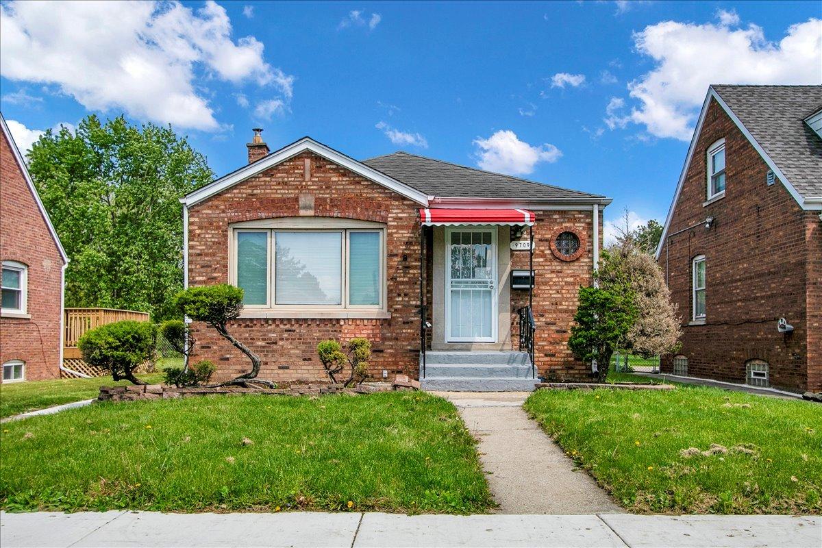 9709 S Avalon Ave., Chicago, IL 60628