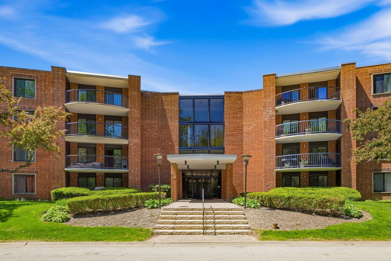 1615 E Central Rd. #113B, Arlington Heights, IL 60005
