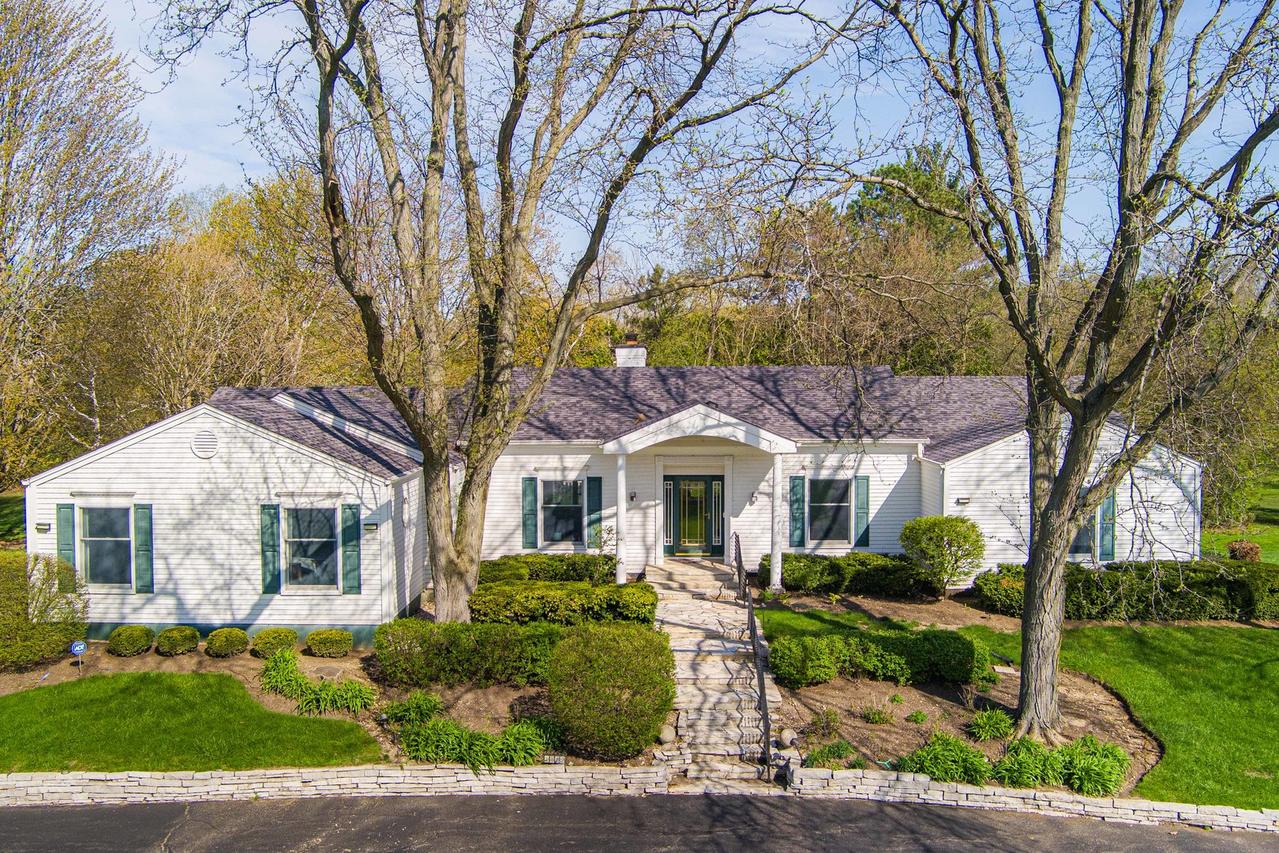 1092 Aberdeen Rd., Inverness, IL 60067