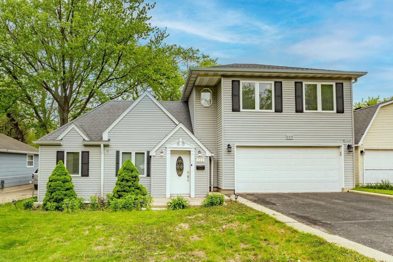 222 Highmoor Dr., Round Lake Park, IL 60073