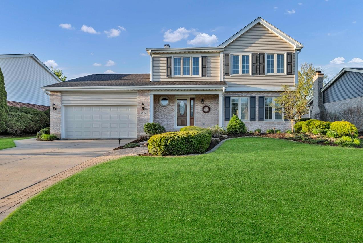 1813 Chippingham Rd., Woodridge, IL 60517