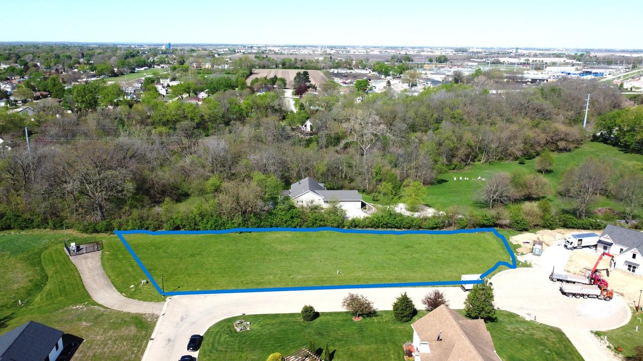 27 Cavalier Ct., Lasalle, IL 61301