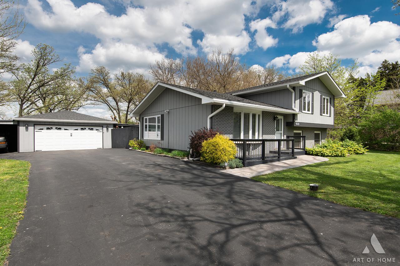 15529 129th St., Lemont, IL 60439