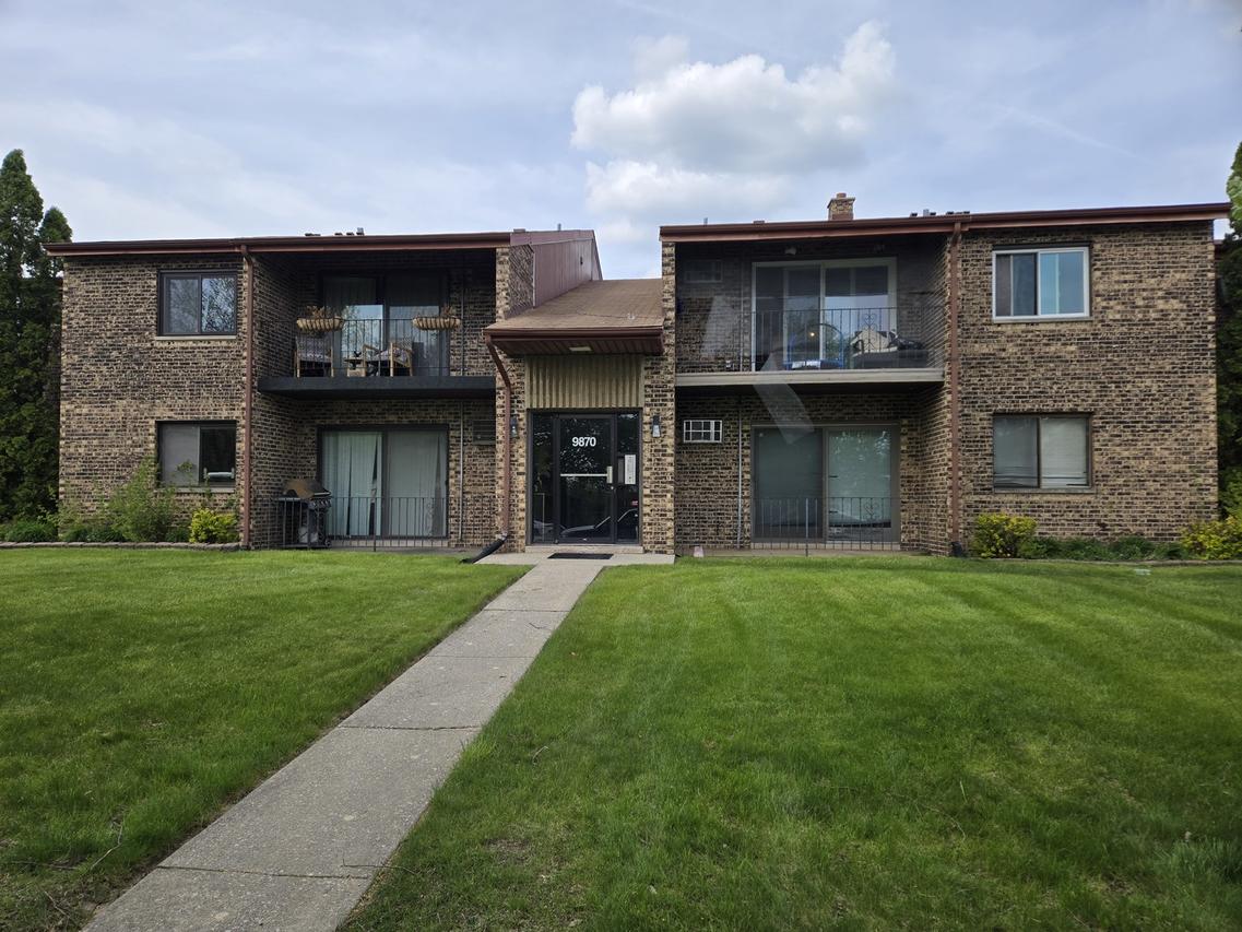 9870 Cordoba Ct. #1B, Orland Park, IL 60462