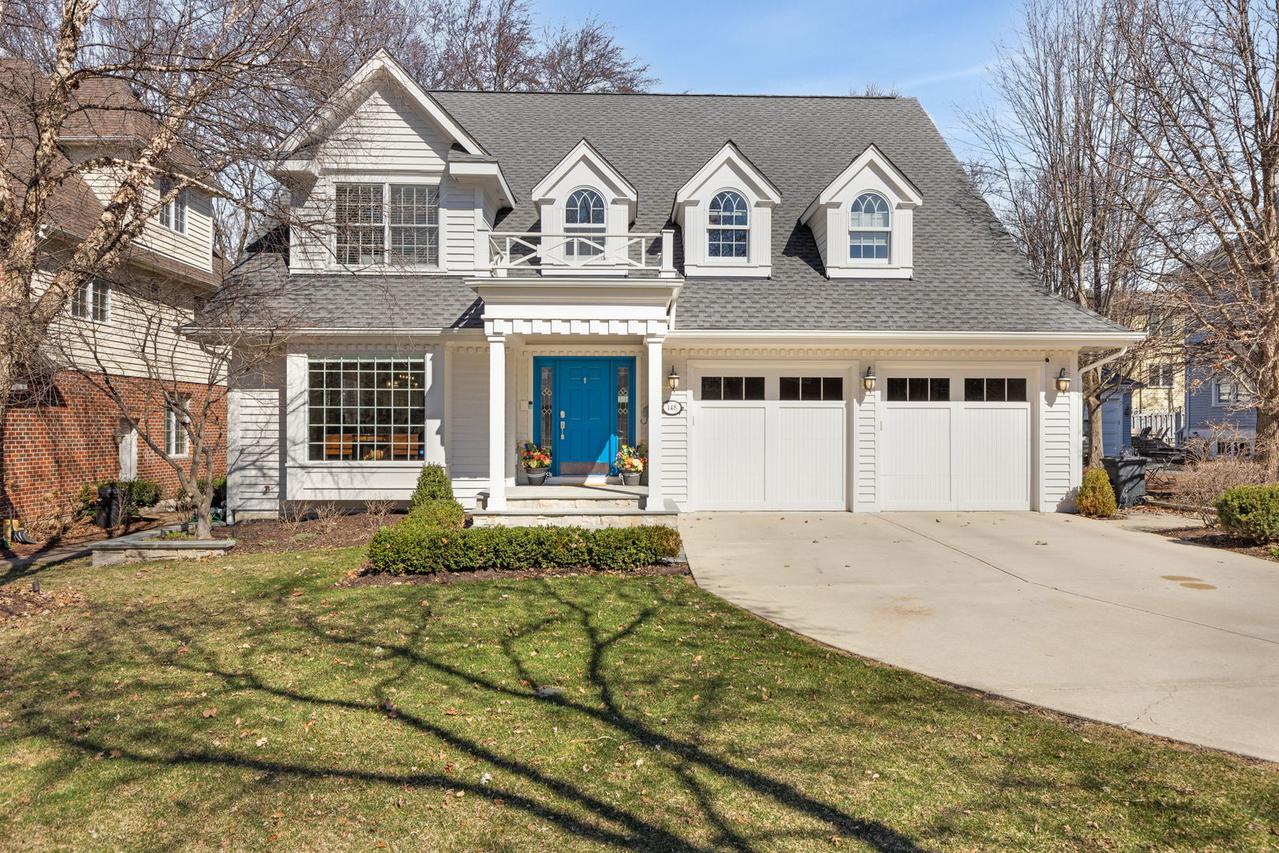 148 Jane Ct., Clarendon Hills, IL 60514