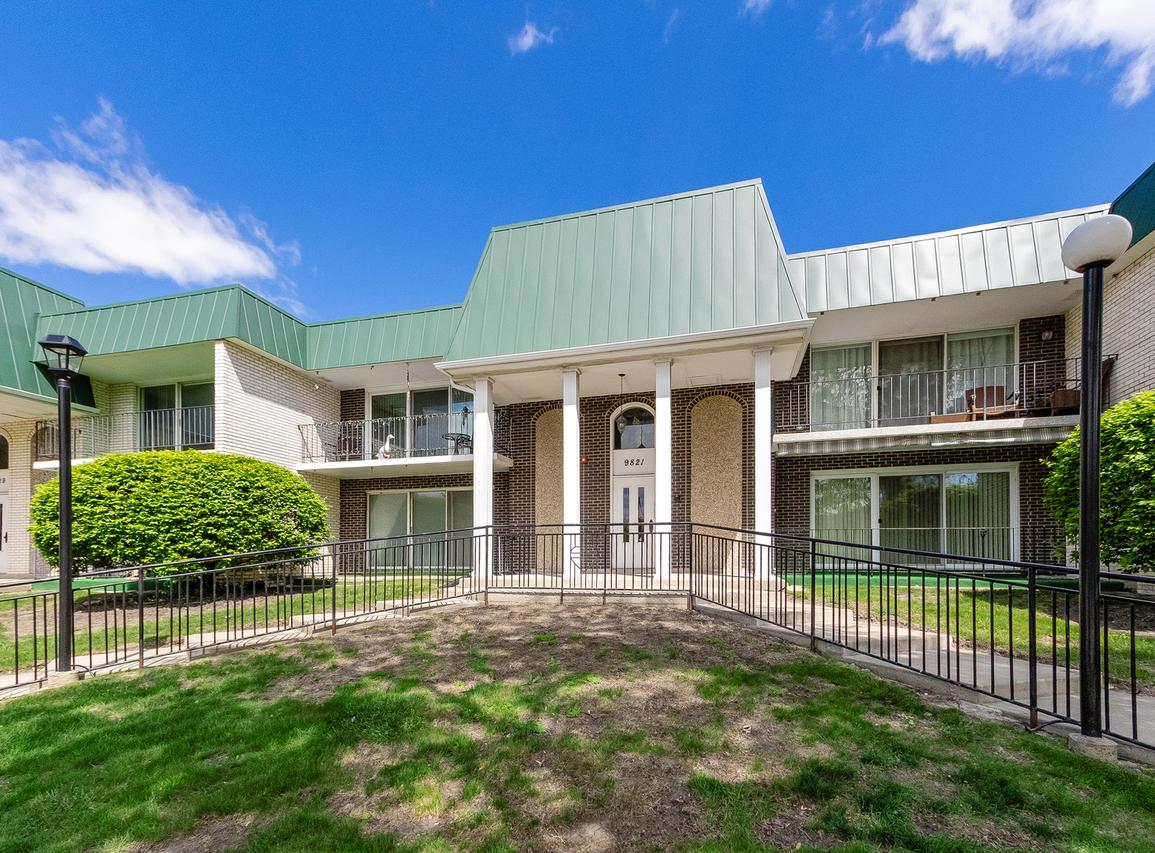 9821 S Keeler Ave. #A, Oak Lawn, IL 60453