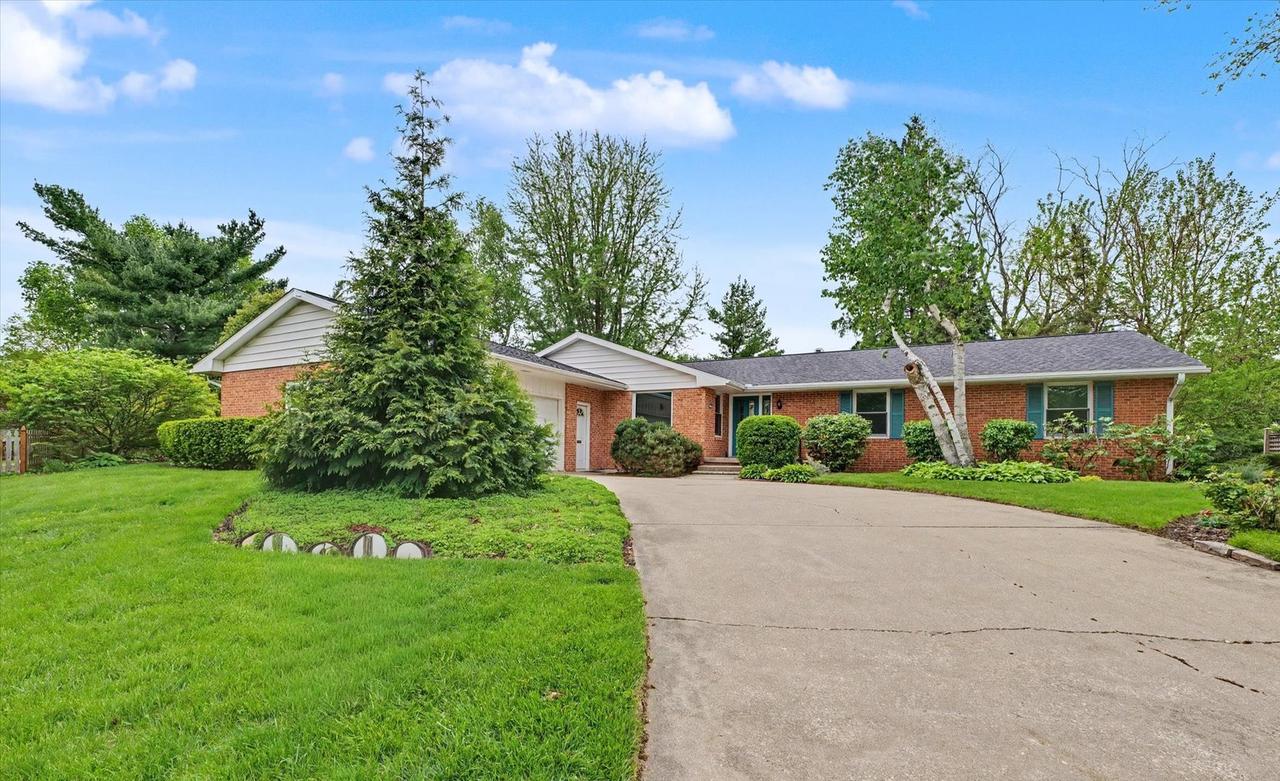 2207 Boudreau Cir., Urbana, IL 61801
