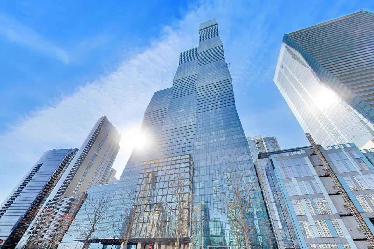 363 E Wacker Dr. #2506, Chicago, IL 60601