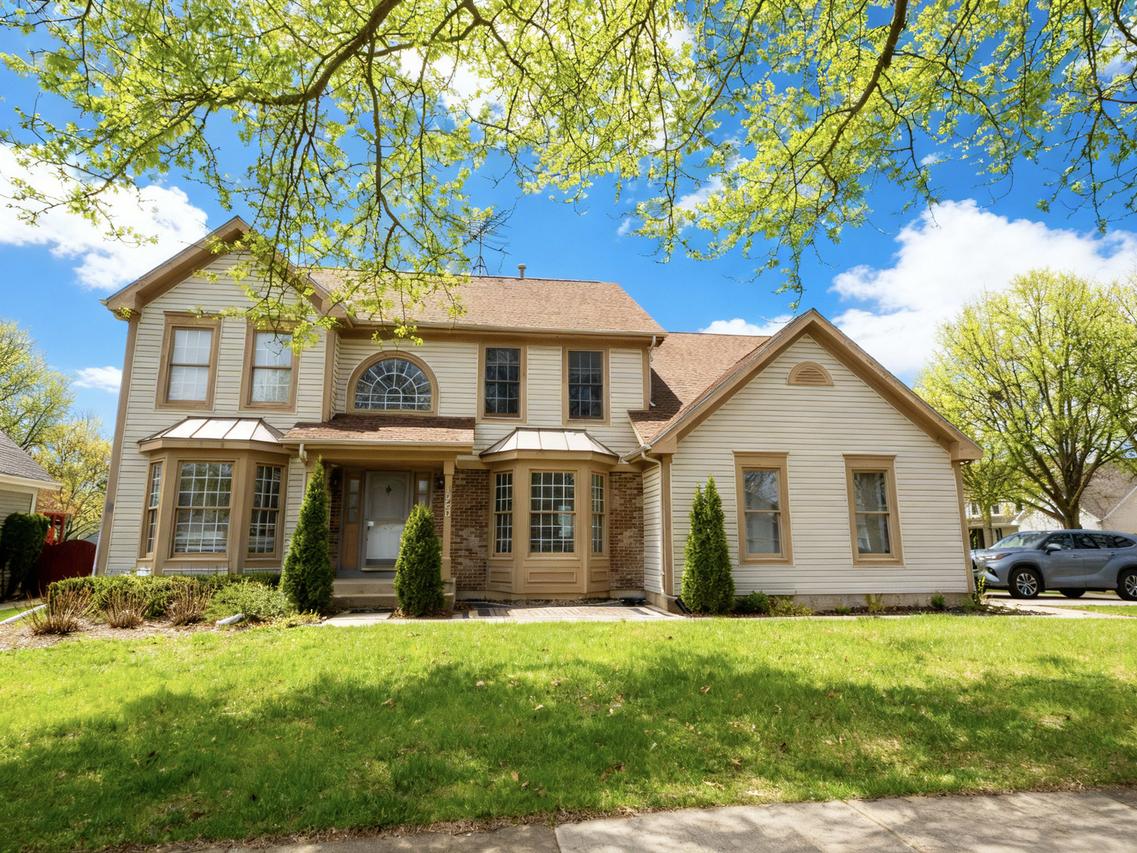 1060 Elma Ave., Elgin, IL 60120